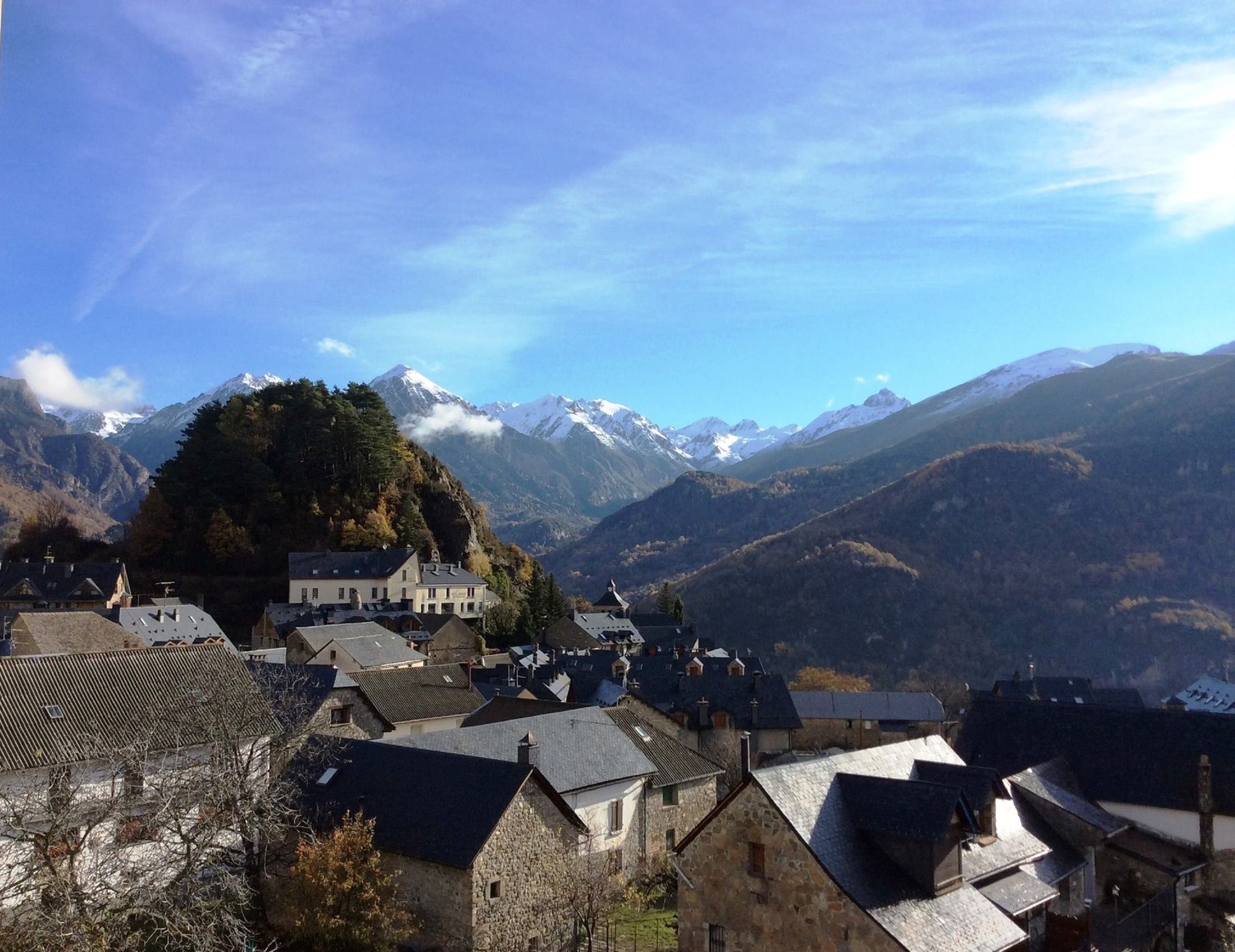特拉马卡斯蒂拉·德·滕 Abadia Del Pirineo酒店 外观 照片