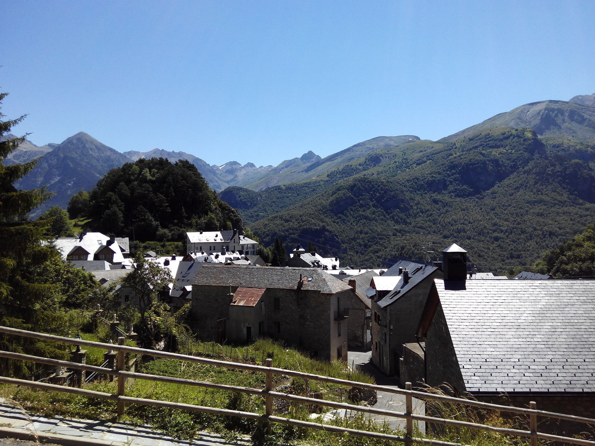 特拉马卡斯蒂拉·德·滕 Abadia Del Pirineo酒店 外观 照片